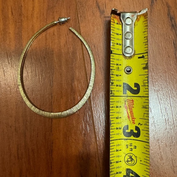 Elegant Gold Hoop Earrings - Picture 2 of 2